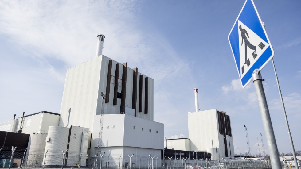 Att först välja teknik för utbyggd elproduktion och sedan låta utreda hur den valda tekniken kan finansieras är fel ordning, skriver Maria Röske, 100% förnybart.