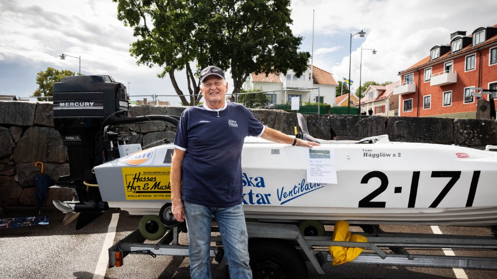 "Vi är ett sammansvetsat gäng som hjälper varandra, vi är inte konkurrenter förrän ute på banan", säger Hans Hägglöw om det gäng som tävlar med de klassiska racerbåtarna.