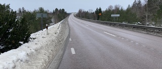 Lösa betongbitar måste tas bort från Strängnäsbron