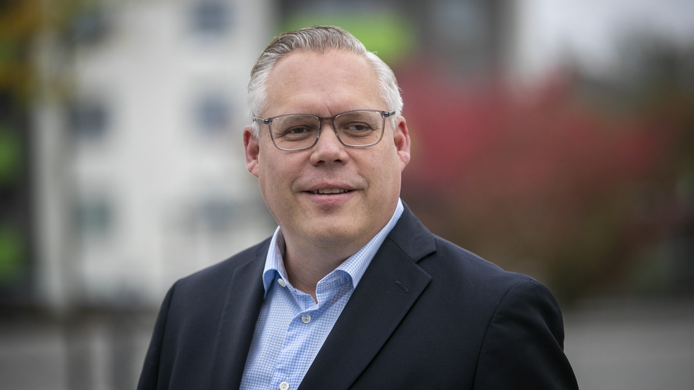 
"Vi lovar trafik till Liljeholmen, men långsiktigt kan kollektivtrafik bara försörja punkter där det finns reseunderlag", säger Trosas kommunalråd Daniel Portnoff (M).