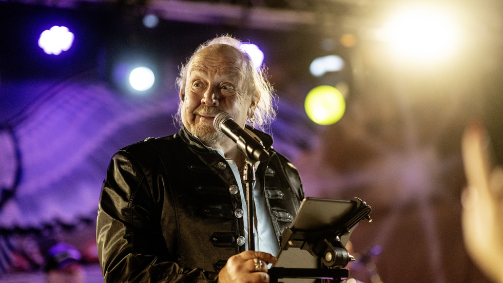 Olle Jönsson hyllar "Loket" i söndagens "Bingolotto".