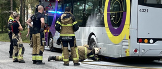 Misstänkt brand i elbuss – spottar ut rök