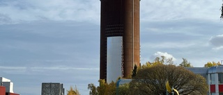 Jättetermosen i Västervik får silverkläder 