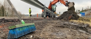 Efter branden på E 20: Nu lagas olycksplatsen med kort varsel