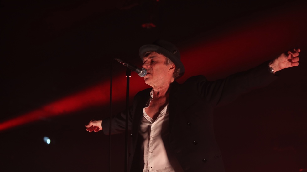 Joakim Thåström är en legendar inom svensk rock och punk. ikväll spelar han i Linköping i Saab arena.