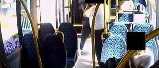 Kaosartade scener efter plankning på buss ✓Slog ut tänder ✓Slet av guldkedja ✓Man greps blodig med vitt pulver i näsan