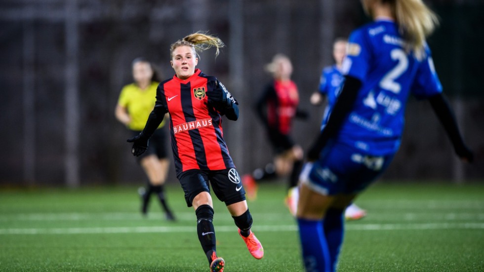 Ebba Ronquist återvänder till moderklubben P18 efter flera säsonger i BP och Sandviken.