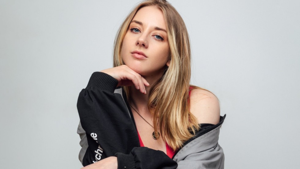 29-åriga Fredrika Karlsson från Piteå har gjort karriär på stand up-klubbar i Stockholm och södra Sverige. Under söndagen gör hon sitt första uppträdande i norra Sverige.
Foto: Pressbild