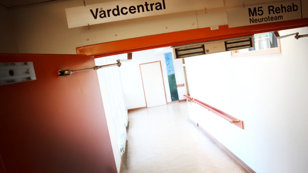 Nuvarande chefer på vårdcentralerna Wisby söder och Visby norr slutar sista februari. Primärvårdschefen hoppas ha nya chefer på plats till sommaren. 