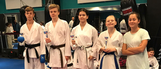 Medaljrikt i karate i dubbla tävlingar