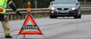 Bil över vägräcke i Arvidsjaur – två till sjukhus