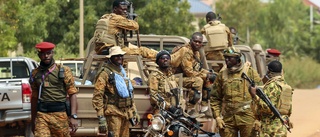 Extremister attackerade bybor i Burkina Faso