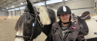 Inga, 83, har just börjat rida: "Åh, vad jag längtat" ✓Ridskolan satsar på äldre ✓"Aldrig för sent att testa nytt"