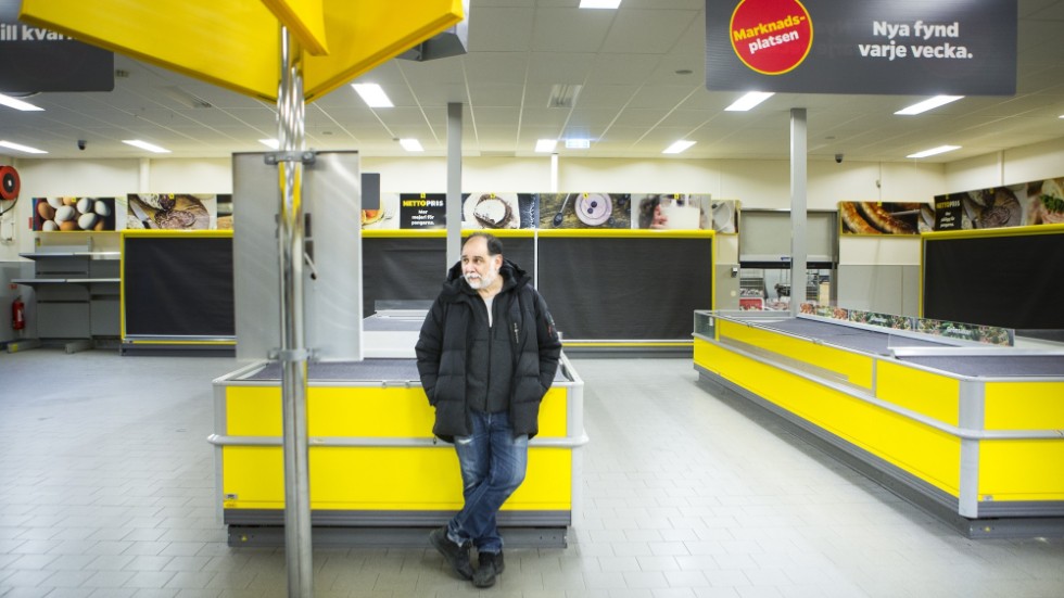 Bakom jalusierna är det mesta sig likt från Nettotiden, men det ska det bli ändring på tills Younes Elammari och Pernilla Almqvist öppnar sin butik Matöppet.