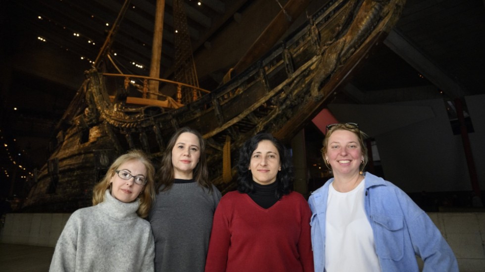 Tanja Sjelemetijeva, Natalija Tjerhik, Polina Petrasjyna och Alja Budnykova arbetar med forskning, konservering och utställningar på Khortytsia National Reserve, Ukrainas centrum för marinarkeologi.