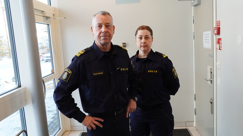 Klas Werme och Ulrika Fagerlind på Västervikspolisen tror att den kommande sommaren inte ska behöva bli lika stökig som den förra.