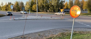 Handlarna på Backen oroliga för trafikfarliga korsningen