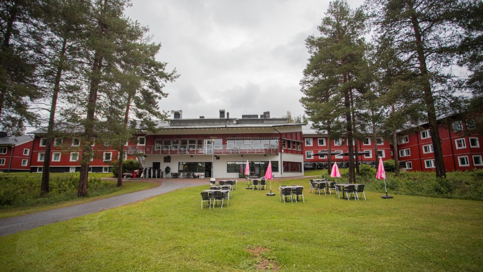 Det blev ingen försäljning av hotellfastigheten till entreprenören. Köpessumman på 12,5 miljoner kronor ansågs inte tillräcklig av oppositionen.