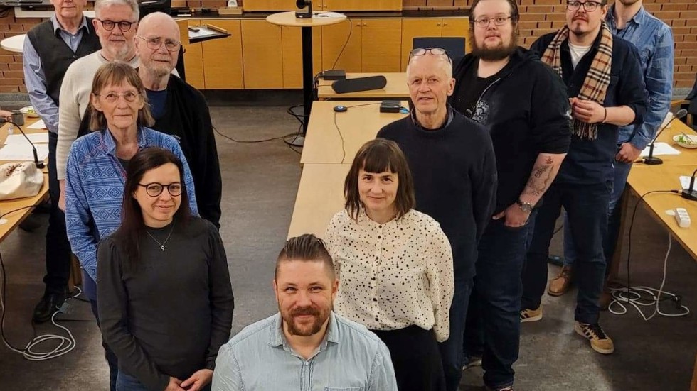 Några av Vänsterpartiets kandidater Per Karlsson längst upp till vänster med därpå Roland Stark, Staffan Folke, Mariann Gustafsson, Kristin Ståhl, Daniel Gynnerfelt, Malin Karlsson, Leif Svensson, Linus Lindén, Daniel Ståhl,  och Jan Nilsson.