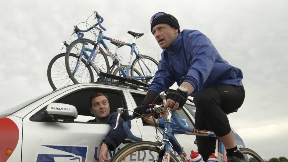 Ben Foster som Lance Armstrong sam Chris O’Dowd som den envetne journalisten som försöker avslöja hans doping i Stephen Frears film "The Program".