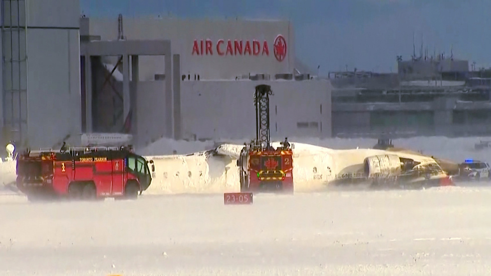 Flygplanet från Delta Airlines var på väg från Minneapolis till Toronto när det kraschade i samband med landning på den internationella flygplatsen i Toronto.