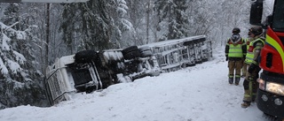 Trafikolyckor och avåkningar i snövädret