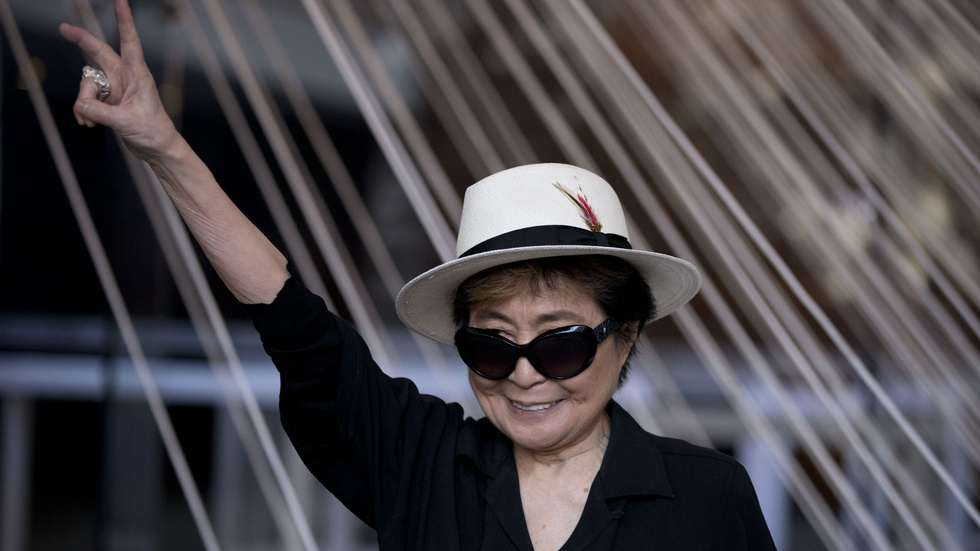 En domstol har slagit fast att Yoko Ono är den rättmätiga ägaren till en klocka som tillhört John Lennon. Arkivbild.