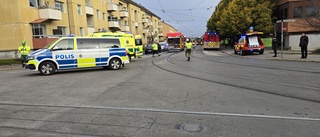 Rökutveckling i trapphus – polis utreder försök till mordbrand