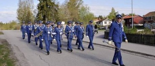 Traditionell vårmarsch genom Gunnebo