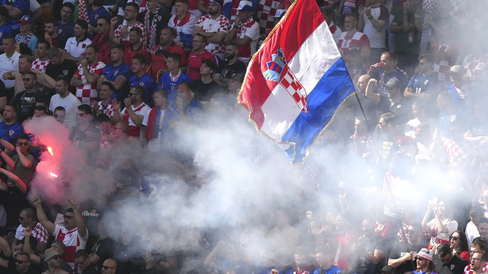 Kroatiska supportrar under EM-matchen mot Albanien i Hamburg.