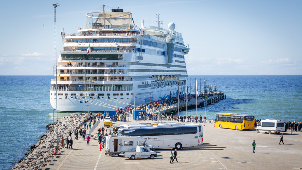 På måndagen anlöpte det 252 meter långa kryssningsfartyget AIDAmar med kapacitet för 2 686 passagerare. AIDAmar har varit på besök till Visby flera gånger tidigare. 