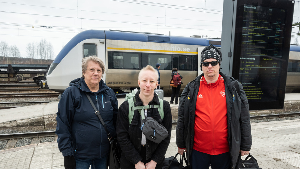 Mariann Ek, Luleå, Isabelle Ek, Kiruna, och Mattias Niemi, Kiruna tycker att man ska prioritera persontrafiken på Malmbanan.