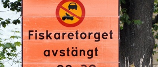 Lokalinvånare vill stänga av Fiskaretorget för biltrafik året runt