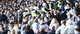 Därför gick polisen upp på läktaren