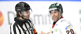 SHL-legendaren anmäld - knuffade domaren