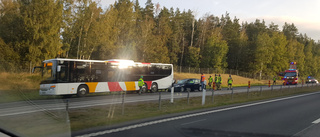 Förare väjde för rådjur – körde in i buss