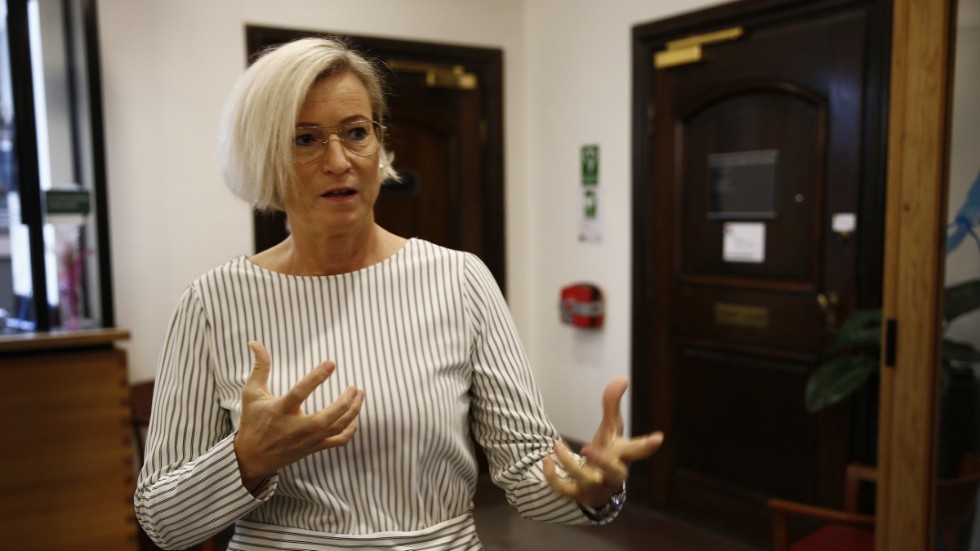 "Finns det personer som får bidrag fast de inte har rätt till det, så måste det ju verifieras", säger kommunalrådet Eva-Britt Sjöberg (KD).