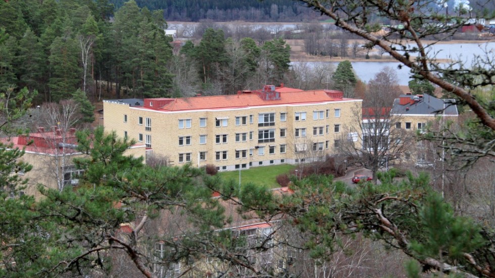 Enligt Christer Segerstéen kommer vårdcentralen i Kisa att ligga kvar på samma plats.