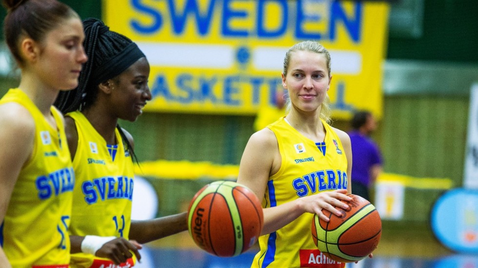 Ellen Nyström, höger, är mest erfaren i landslaget. Arkivbild.