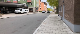 Tummen ner för p-platser längs Eriksgatan 