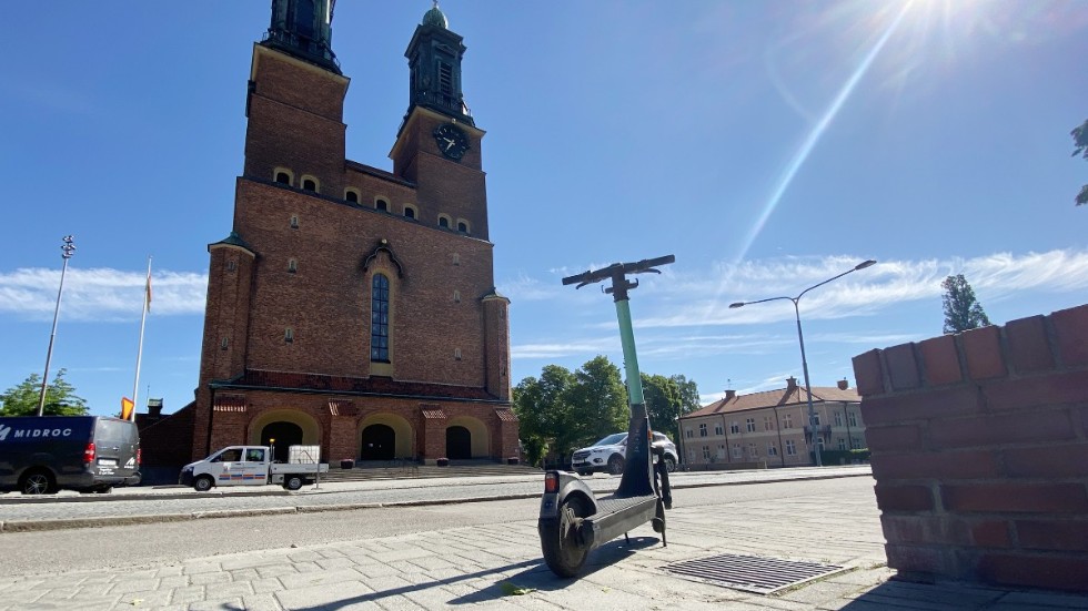 Elsparkcyklarnas framfart i Eskilstuna kommer att orsaka olyckor, är inändarskribenten övertygad om.
