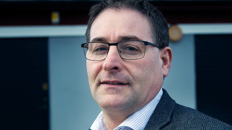 Daniel Starkengren (M) anser inte att det finns en intressekonflikt i att han är Platens styrelseordförande och att han privat varit med och ansökt om en ny detaljplan för ett bostadsprojekt.