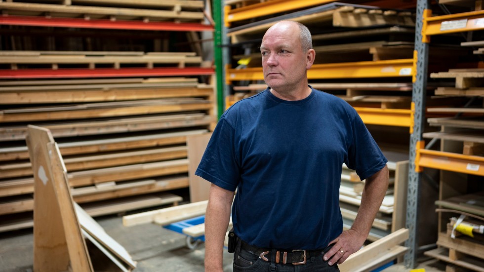 Brist på vissa material och produkter samt prisökningar försvårar tillvaron för hantverkarna.- Det är svårt att göra ett projekt som entreprenör när man inte vet när man får tag i alla grejerna, säger Mats Andersson, vd på RA Byggen i Åhus.