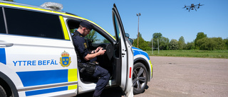 Följ med när polisen flyger över Ryds centrum