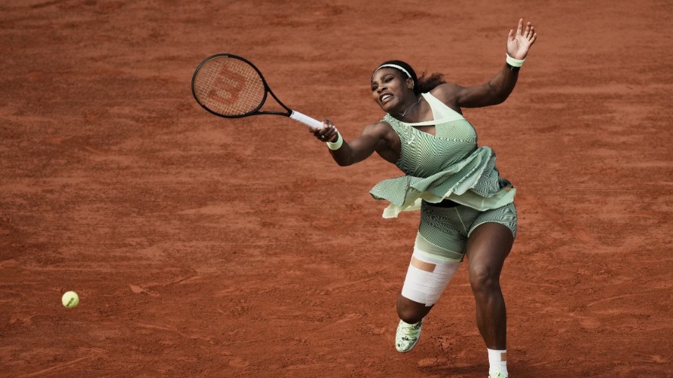 Serena Williams är utslagen i Franska mästerskapen.