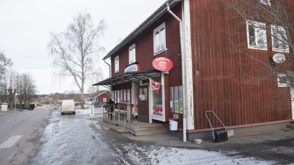 Butiken på landsbygden fungerar, utöver en välsorterad livsmedelsbutik, ofta som en mötesplats och ett nav för olika typer av service, skriver bland andra Rickard Carstedt (S), ordförande i regionala utvecklingsnämnden.
