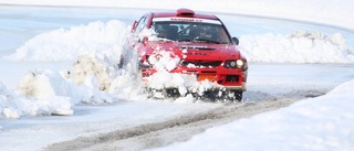 Rallydags med farter uppemot 190 kilometer i timmen