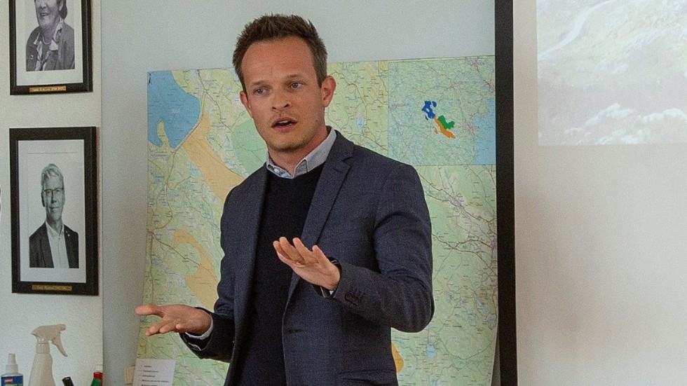 Janis Hoberg på vindkraftsparkens ägare Luxcara försvarar bolaget Red Parrot och skriver att de misstänkta stölderna är en sak för polisen att utreda. (Arkivbild)