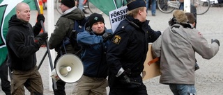 Det här hände: Konfrontationen på torget