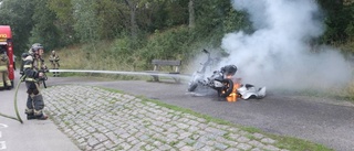 Moped brann i Navestad